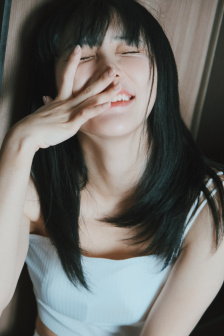 00粉嫩高中生洗澡偷拍视频